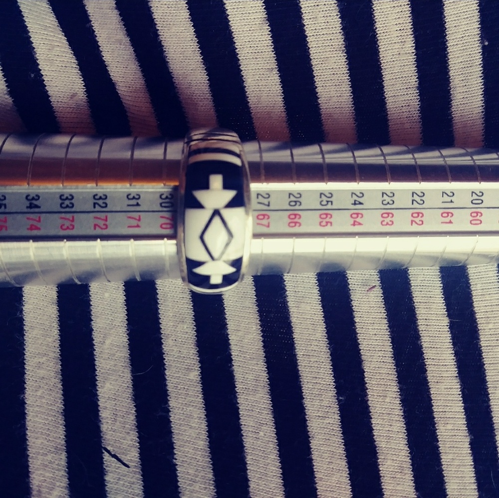 Reposh vintage tribal ring. Excellent vintage cond